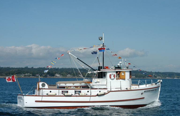 Messenger 111 underway 768x494