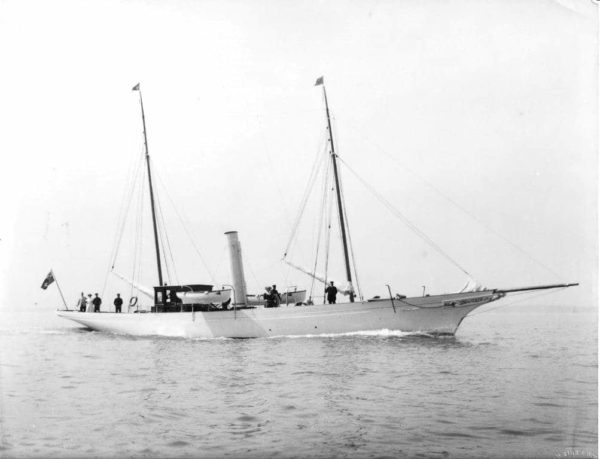 Yacht AMAZON 1885 01 About 1910 600x459