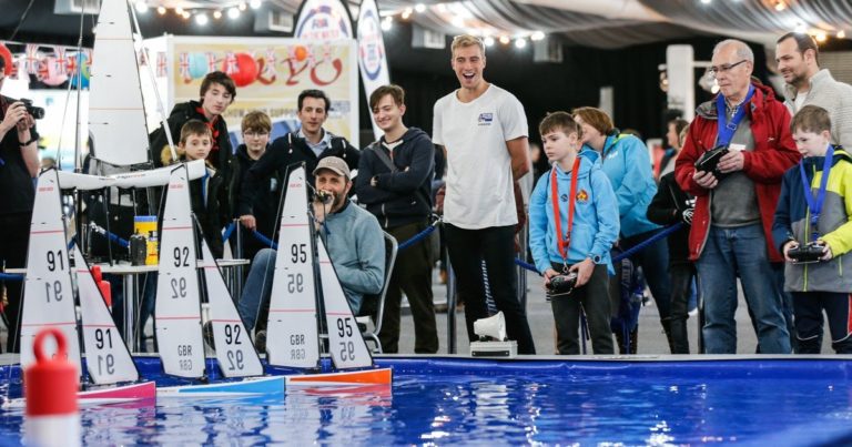 rya7 768x403