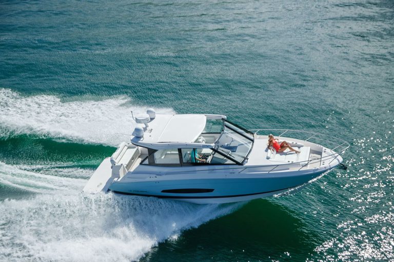 boatingmag3 768x512