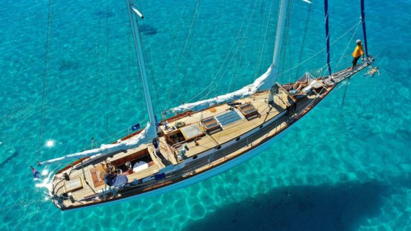 wooden yacht bel ami anchor adriatic sea 600x338