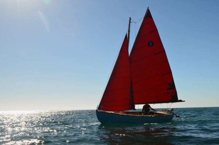 sailing close up 768x508