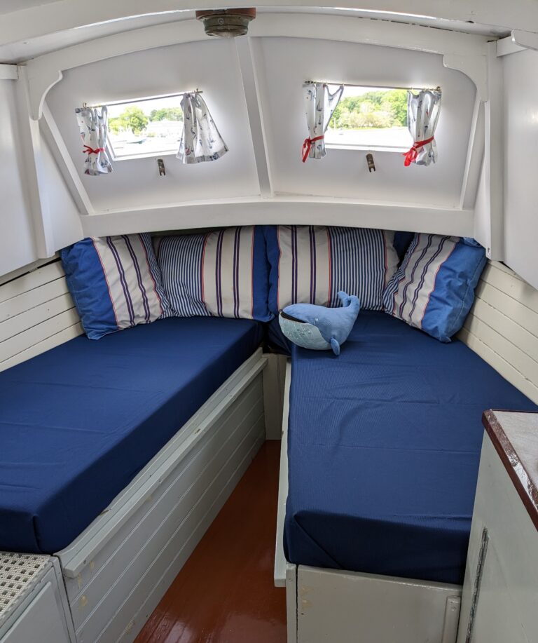 Gremlin interior2 768x917