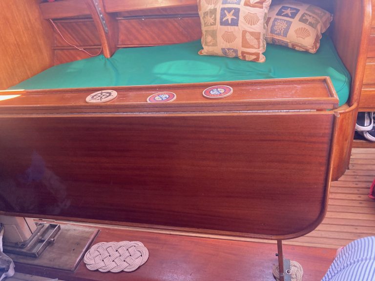 Saloon 768x576