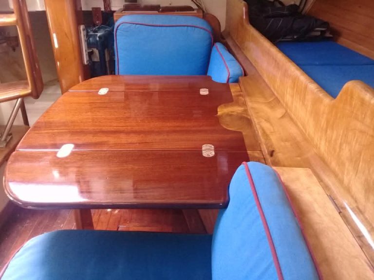 PILAR dinette from galley 768x576